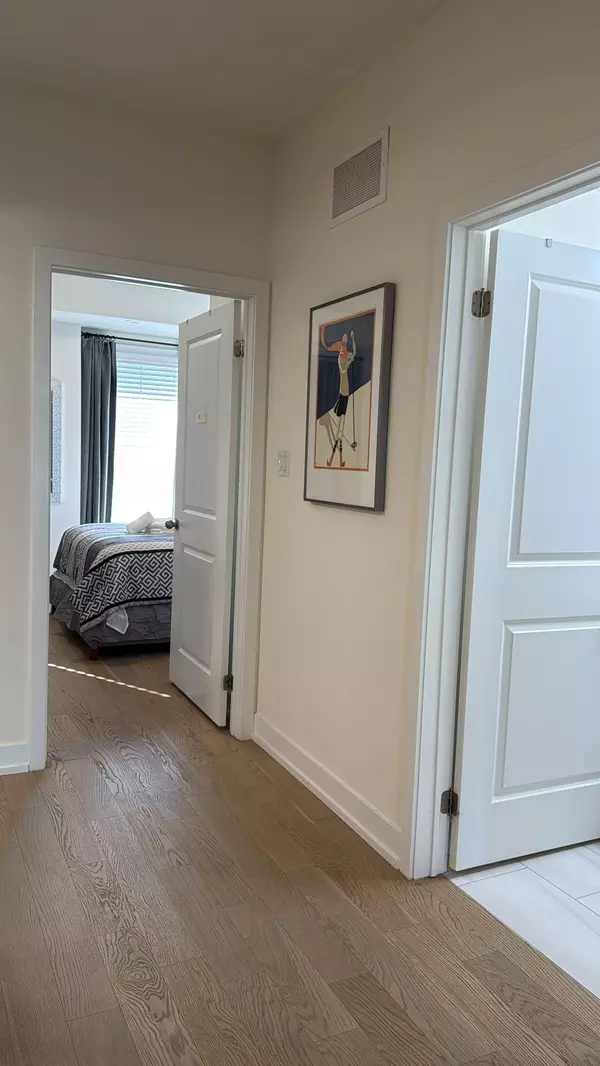 116 William Duncan RD #2 nd floor, Toronto W05, ON M3K 0C7