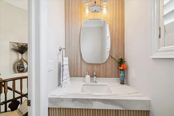 Oakville, ON L6L 3C1,120 Bronte RD #3