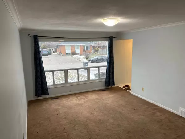 Brampton, ON L6T 1M1,33 Ashwood CRES