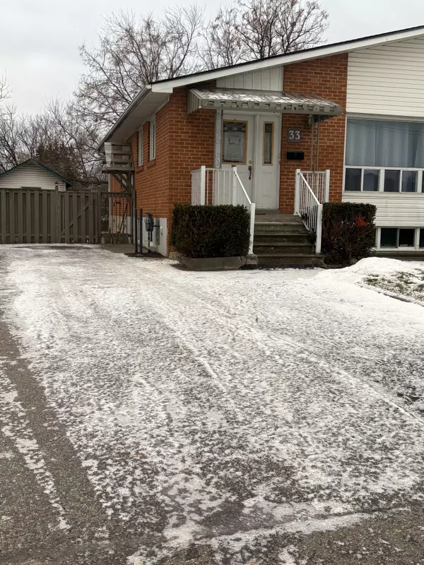 33 Ashwood CRES, Brampton, ON L6T 1M1