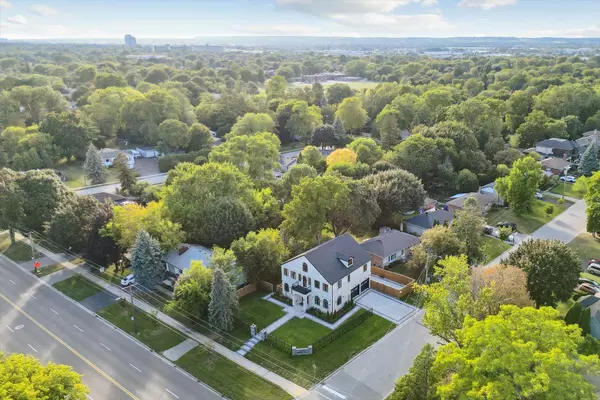 Burlington, ON L7N 1N5,452 Rothesay PL