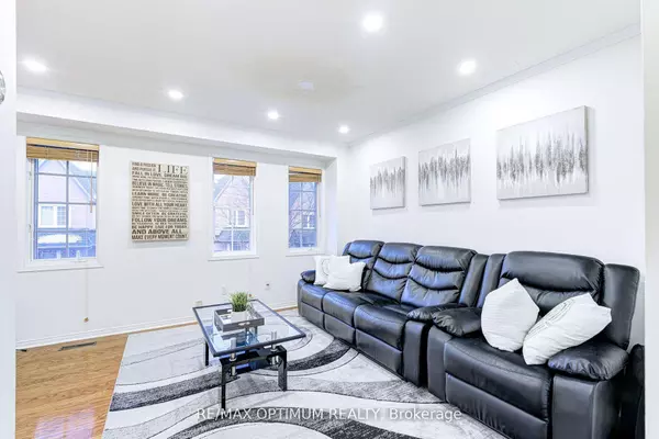 Mississauga, ON L5M 6C1,2945 Thomas ST #93