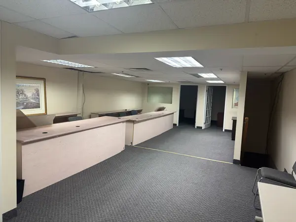 2565 Steeles AVE E #14 (201-2nd Floor), Brampton, ON L6T 4L6