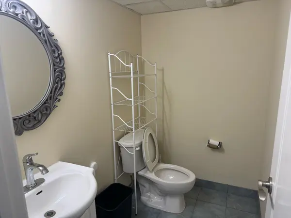 2565 Steeles AVE E #14 (201-2nd Floor), Brampton, ON L6T 4L6