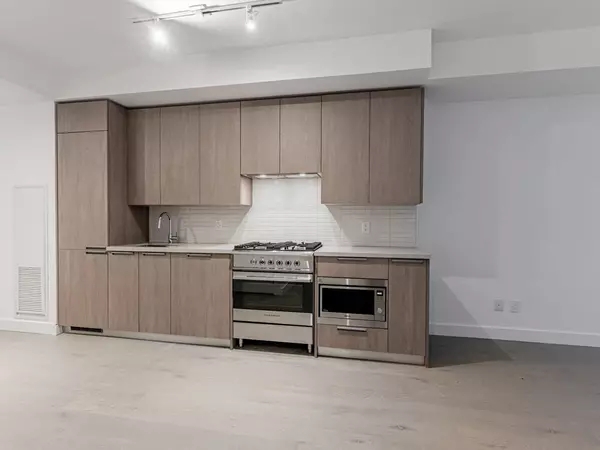 Toronto W08, ON M8X 2R2,160 Kingsway CRES #505