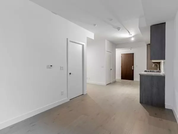 Toronto W08, ON M8X 2R2,160 Kingsway CRES #505