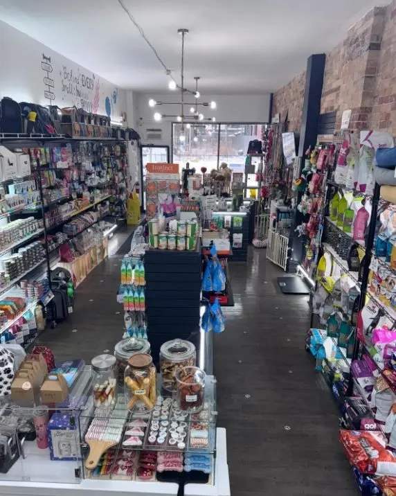 Toronto W02, ON M6P 1Y1,2741 Dundas ST W