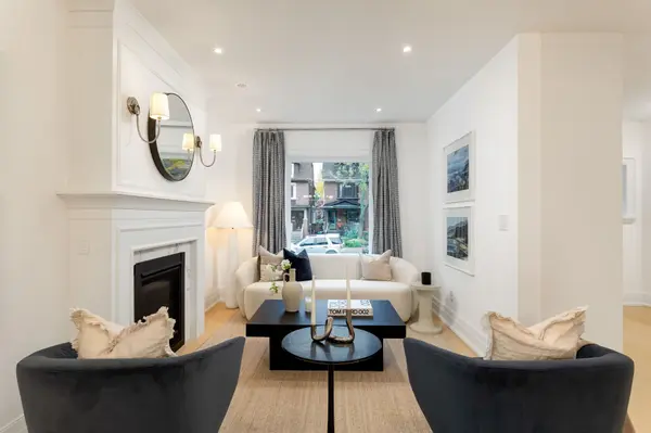 Toronto W01, ON M6R 1Y3,12 Hewitt AVE