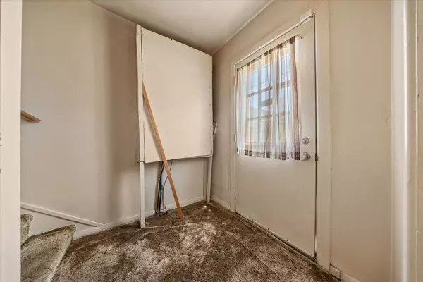 West Centre Town, ON K1Y 1L7,198 Hinchey AVE