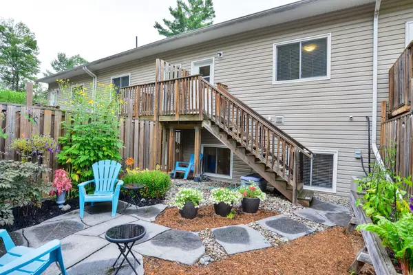 Huntsville, ON P1H 1X1,99 Main ST W #5