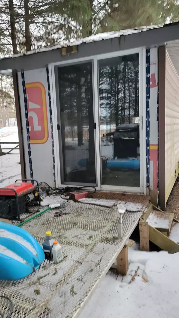 Stirling-rawdon, ON K0K 2M0,8 St. Marks RD