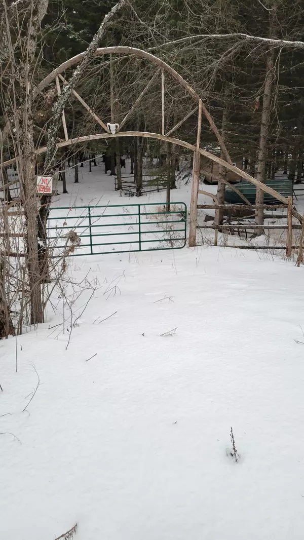 Stirling-rawdon, ON K0K 2M0,8 St. Marks RD