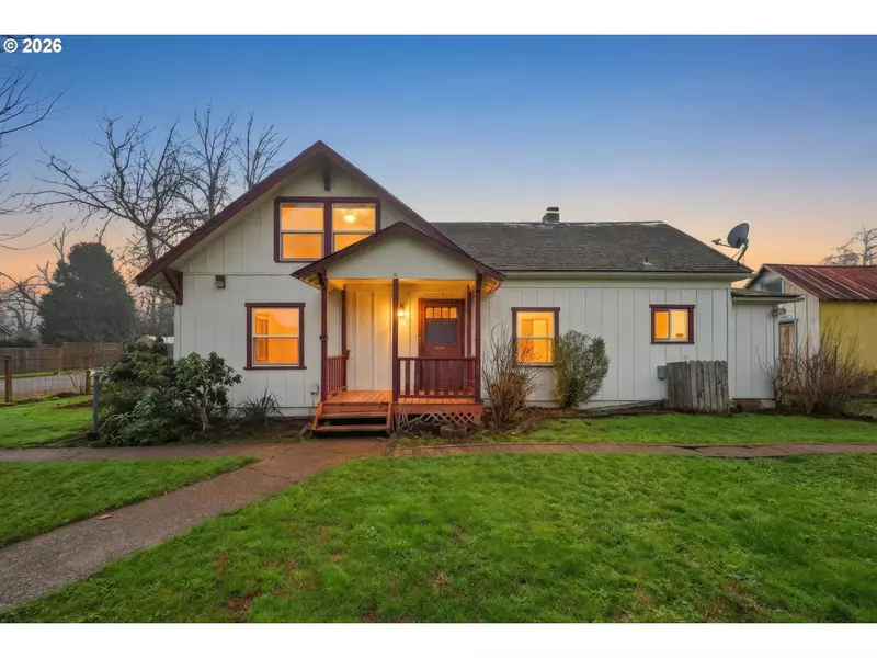 139 S 15TH ST, Cottage Grove, OR 97424