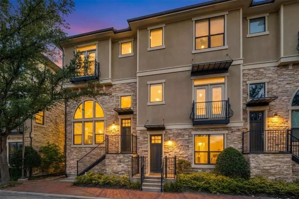 Plano, TX 75024,7229 Parkwood Boulevard