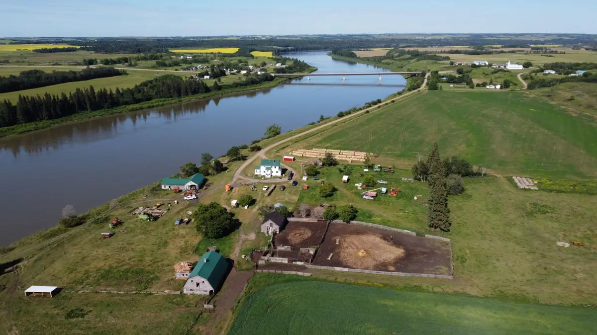 121048 TWP RD 555, Brosseau, AB T0B 0P0