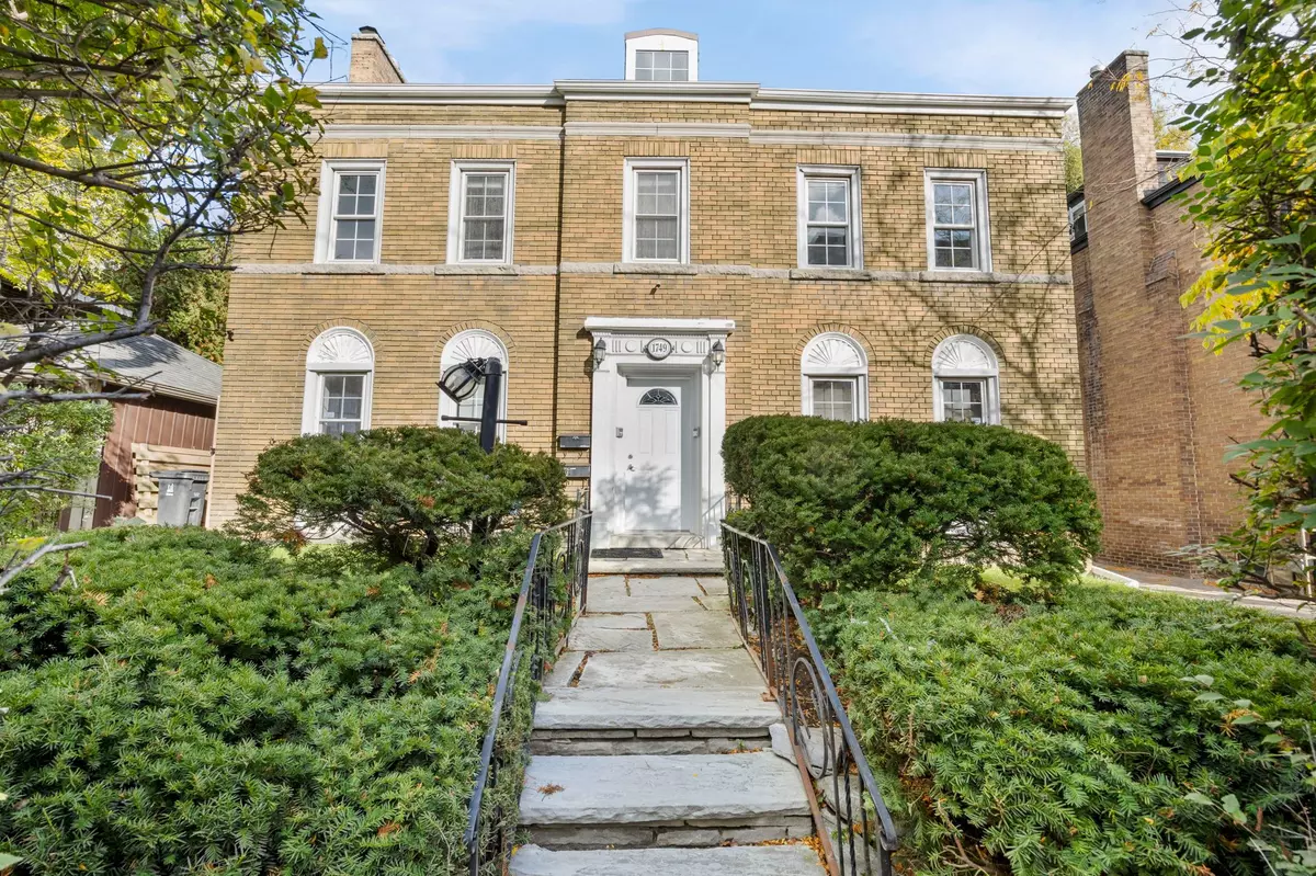 Toronto C03, ON M5P 3K5,1749 Bathurst ST #1