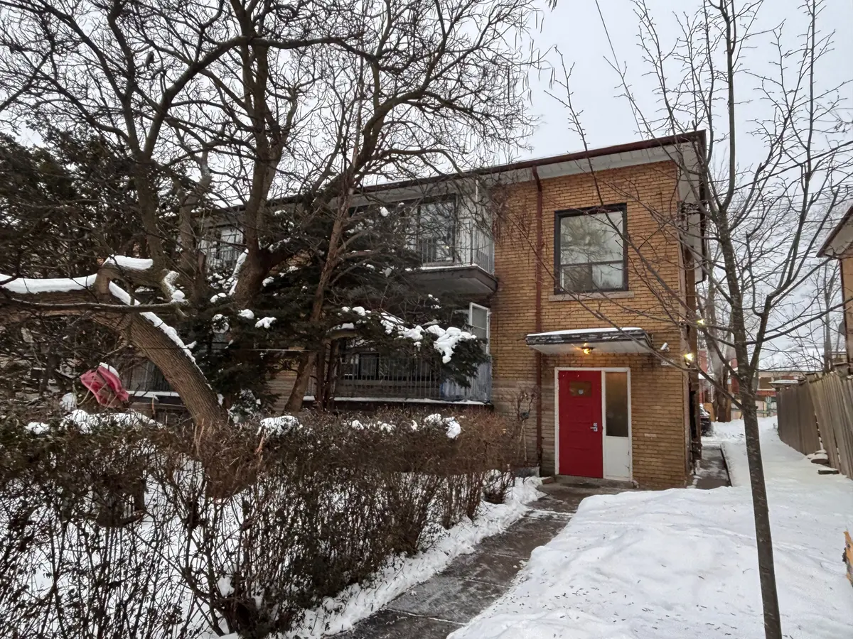 Toronto C04, ON M5M 1C3,429 Lawrence AVE W #2