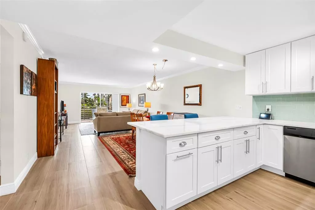 Oakland Park, FL 33334,3050 NE 16th Ave #202