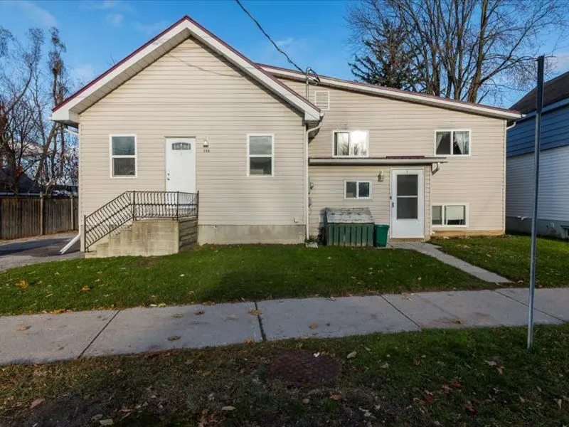 148 Dunedin ST, Orillia, ON L3V 5T7