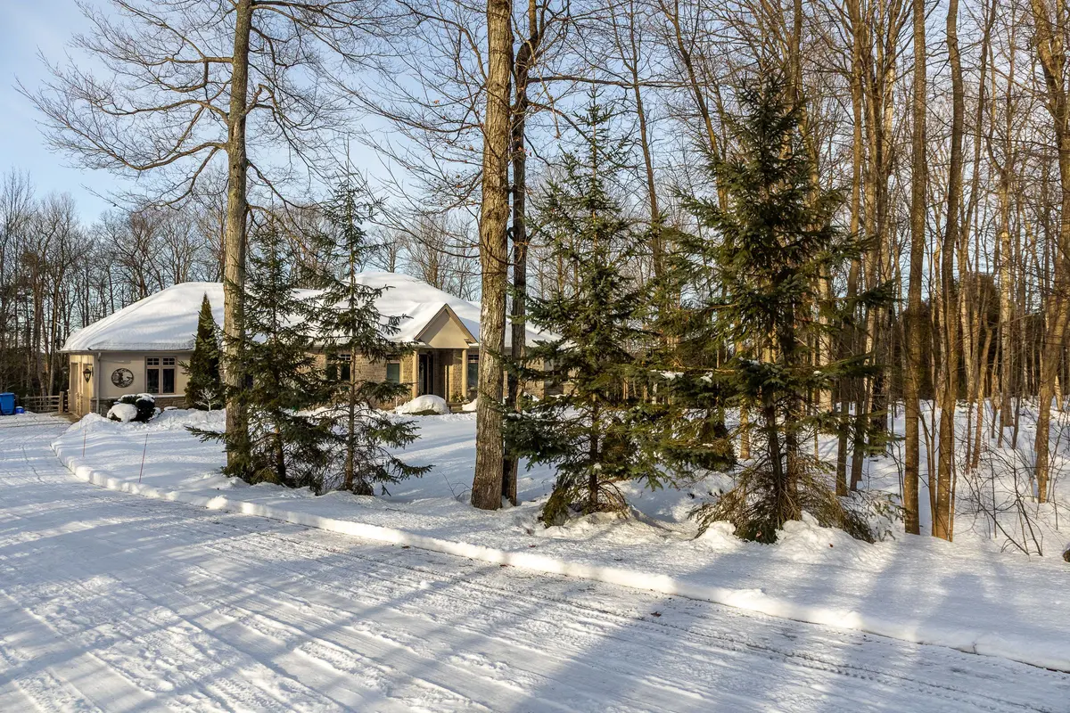 West Grey, ON N0C 1H0,414498 Baseline RD