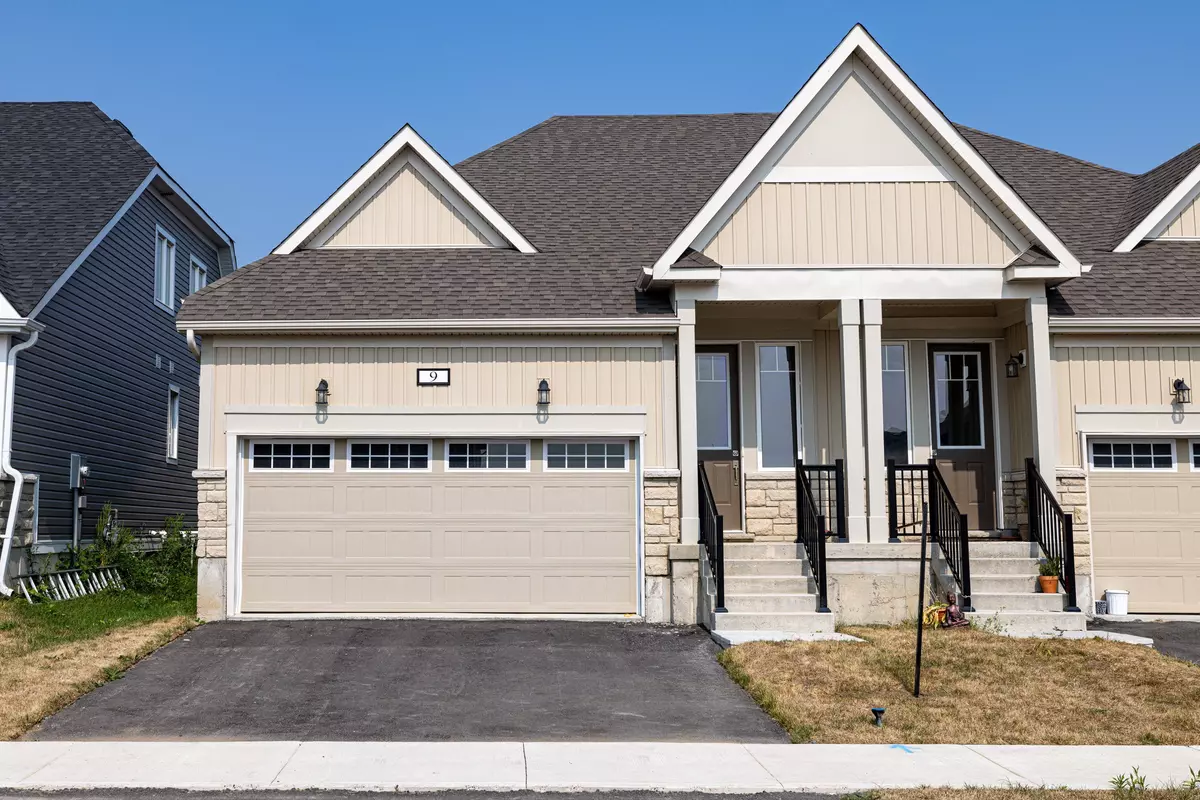 Loyalist, ON K0H 1G0,9 Golf Links DR