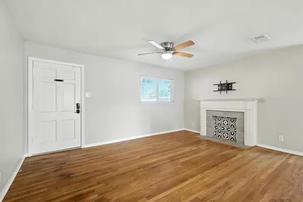 Fort Worth, TX 76111,2020 Balsam Street