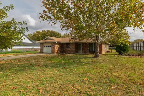 Springtown, TX 76082,401 Berryhill Drive