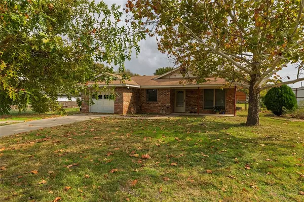 Springtown, TX 76082,401 Berryhill Drive