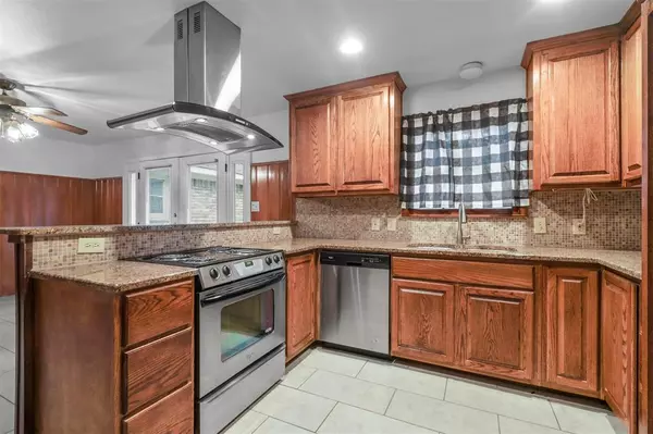 Denton, TX 76209,810 Linwood Drive