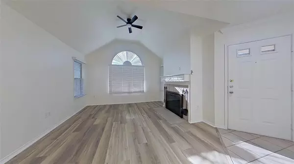 Arlington, TX 76012,1004 Bridges Drive