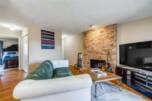 Dallas, TX 75248,15151 Berry Trail #106