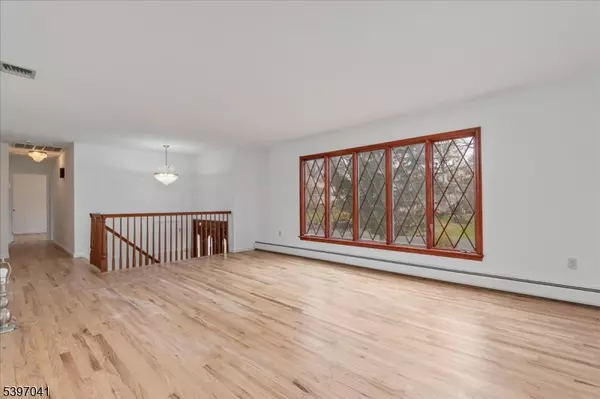 Long Hill Twp., NJ 07933,44 Madison St