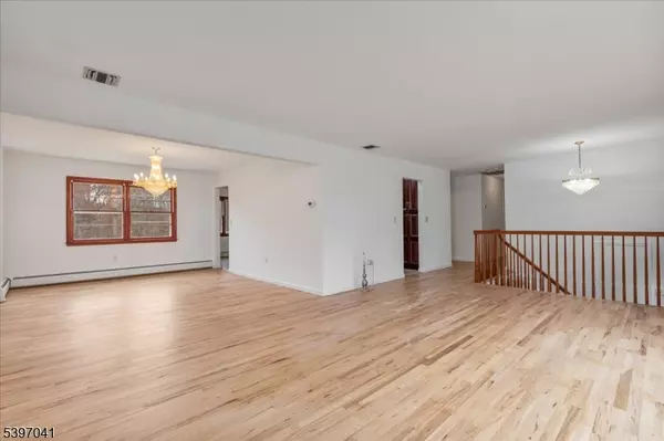 Long Hill Twp., NJ 07933,44 Madison St