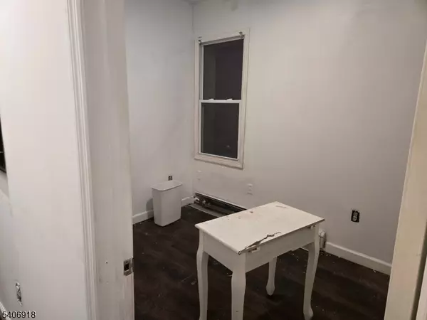 Newark City, NJ 07107,38 11th Ave