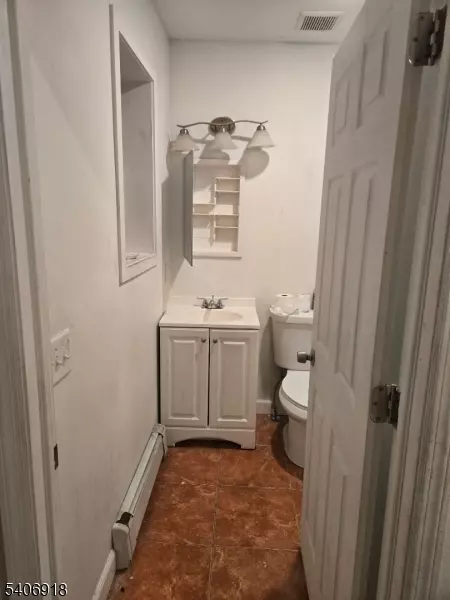 Newark City, NJ 07107,38 11th Ave