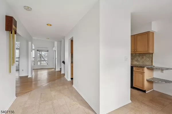 Woodland Park, NJ 07424,39 Cedarwood Ter.