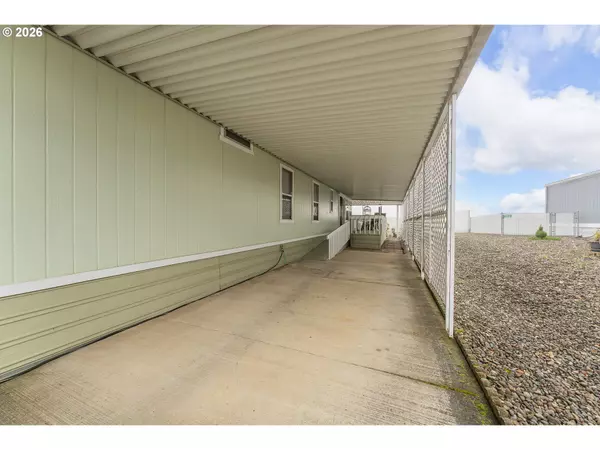 Roseburg, OR 97470,623 SHADOW RANCH LN