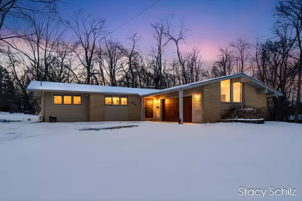 210 S Brewer DR, Battle Creek, MI 49015