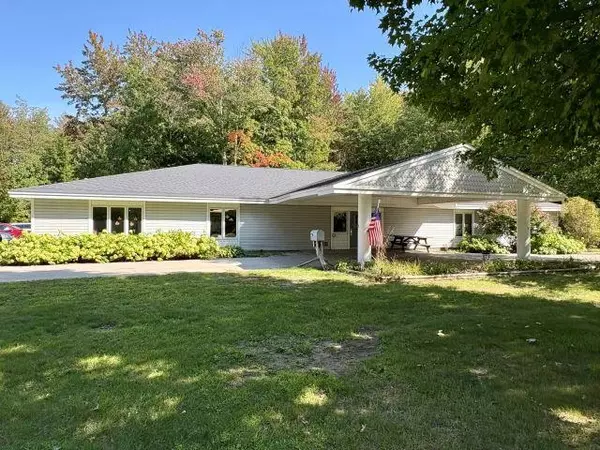 615 Beardsley RD,  Boyne City,  MI 49712