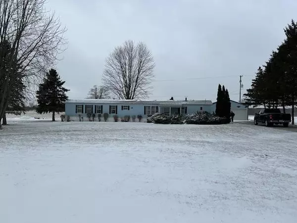 6189 Wildwood DR, Elwell, MI 48832