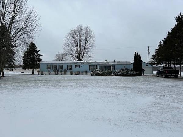 6189 Wildwood DR, Elwell, MI 48832