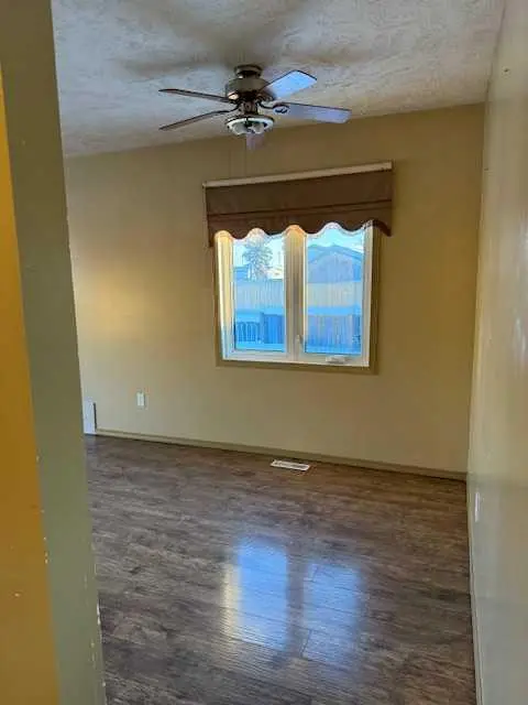 High Level, AB T0H 1Z0,10323 98 AVE