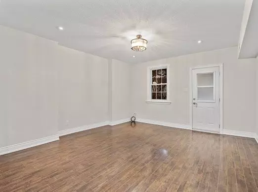 Toronto C03, ON M5P 3K5,1749 Bathurst ST #1