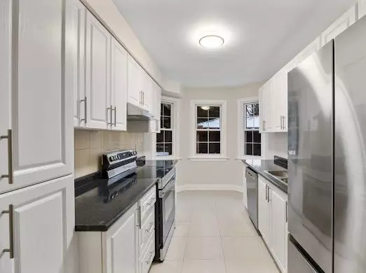 Toronto C03, ON M5P 3K5,1749 Bathurst ST #1