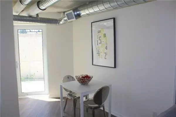 Toronto C01, ON M6J 0A1,170 Sudbury ST #116