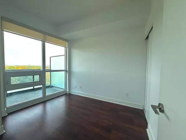 Toronto C11, ON M4G 0A5,35 Brian Peck CRES #901