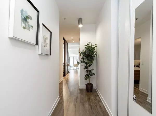 Toronto C01, ON M6J 0B6,8 Dovercourt RD #209