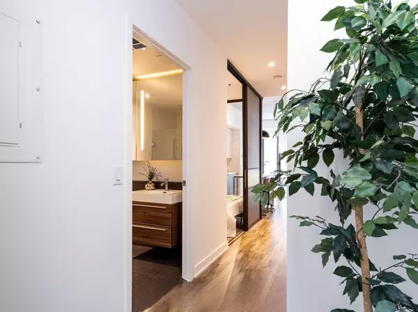 Toronto C01, ON M6J 0B6,8 Dovercourt RD #209