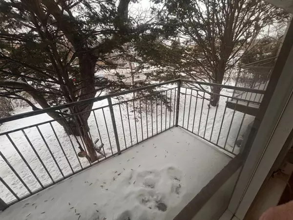 Toronto C04, ON M5M 1C3,429 Lawrence AVE W #2