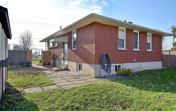 Whitby, ON L1N 1A1,110 Front ST E